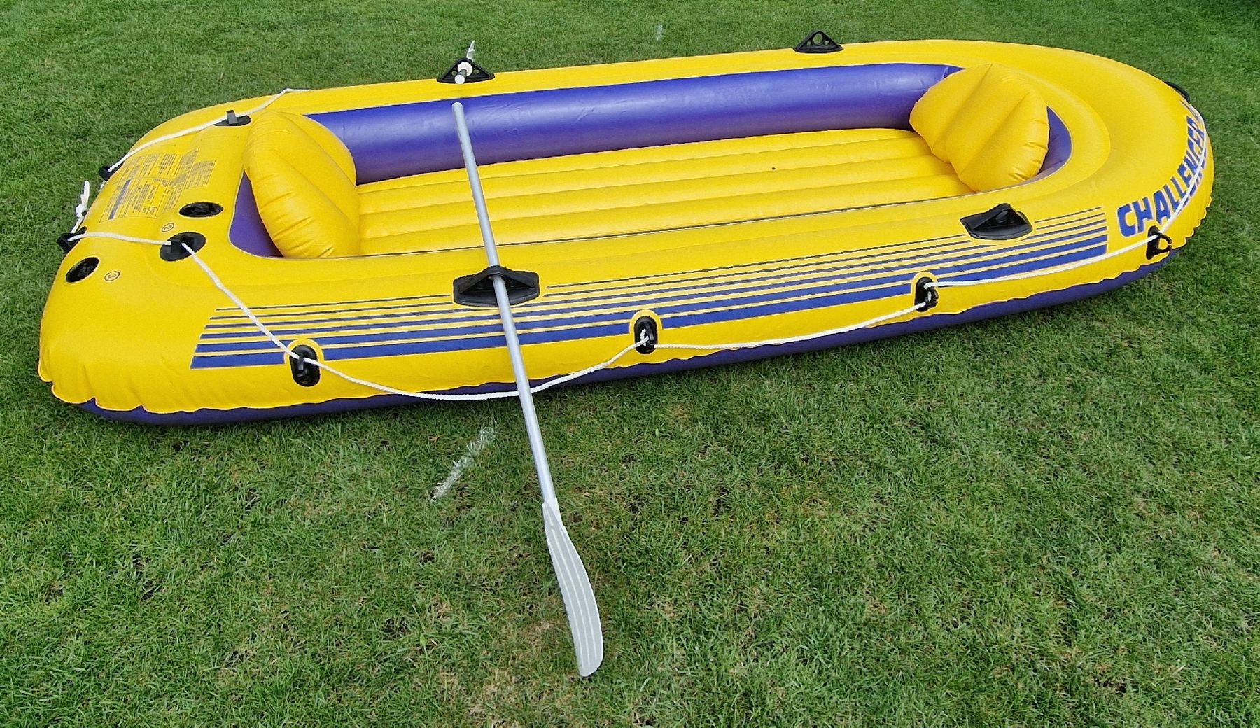 Barche: Intex Challenger 4 Schlauchboot mit 2 Paddel – Usato da Suhr venduto da Sbume 2