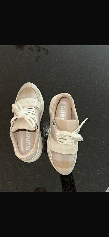 Burberry Scarpe da uomo: Burberry Damenschuhe Gr. 38 – Usato da Ennenda venduto da SAMOURAI02 2