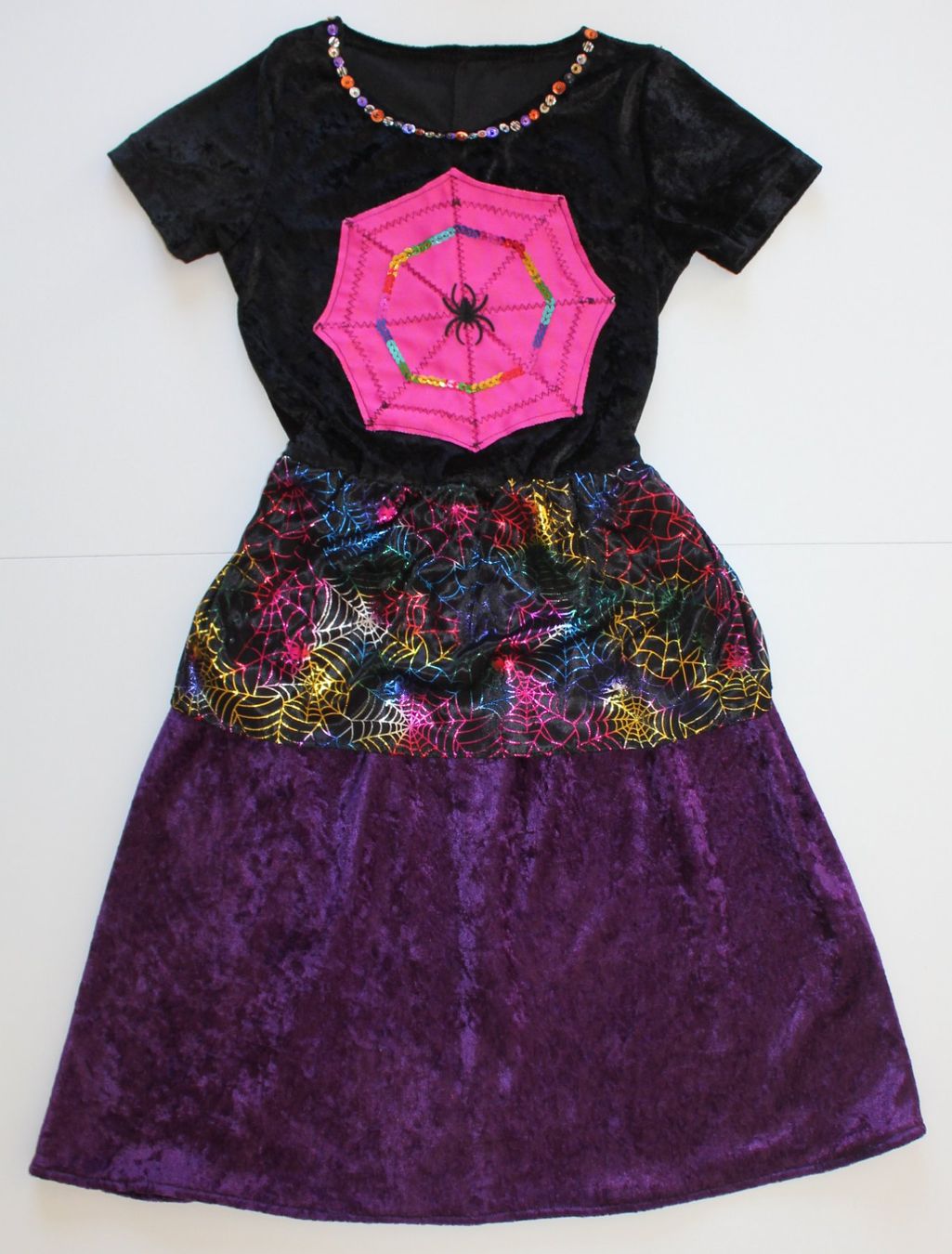 Costumes: Costume sorcière / Hexe t. 4 - 5 ans – D'occasion à Peseux par CoolShoping 1