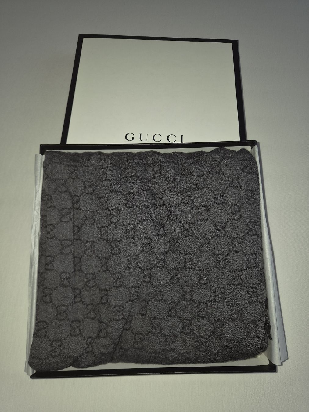 Gucci Foulard & Sciarpe: Gucci Schal – Usato da Glattfelden venduto da Ivana5288 1