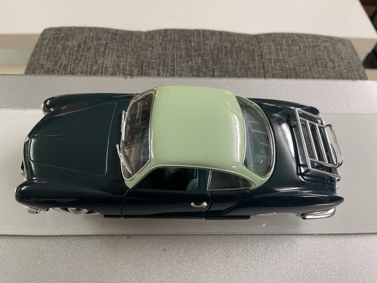 Solido Modellautos: VW Karmann Ghia Coupe Modellauto 1:18 1957 – Gebraucht aus Siebnen von speedy63 1