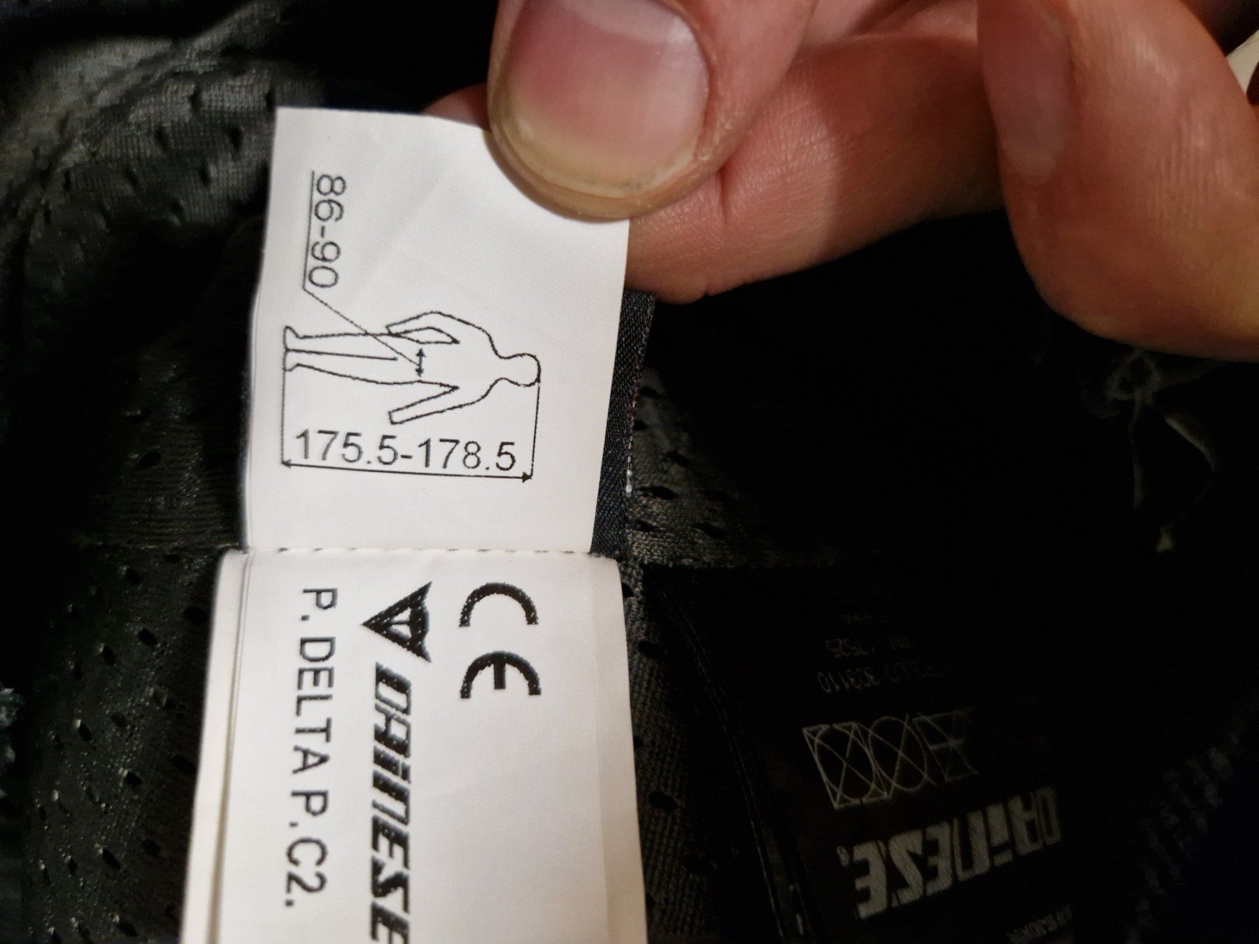 Dainese Giacche: Dainese Lederkombi Grösse 50 2 Teiler – Usato da Benken SG venduto da Sherco-01 4