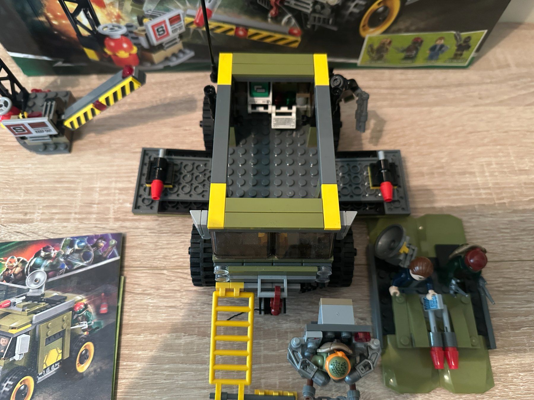 Lego Kit di costruzioni: LEGO 79115 Turtle Van Takedown – Usato da Basel venduto da Don-Angel 5