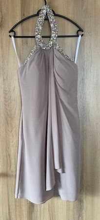 Elegantes Festkleid mit Schmucksteinen, Grösse 36/S