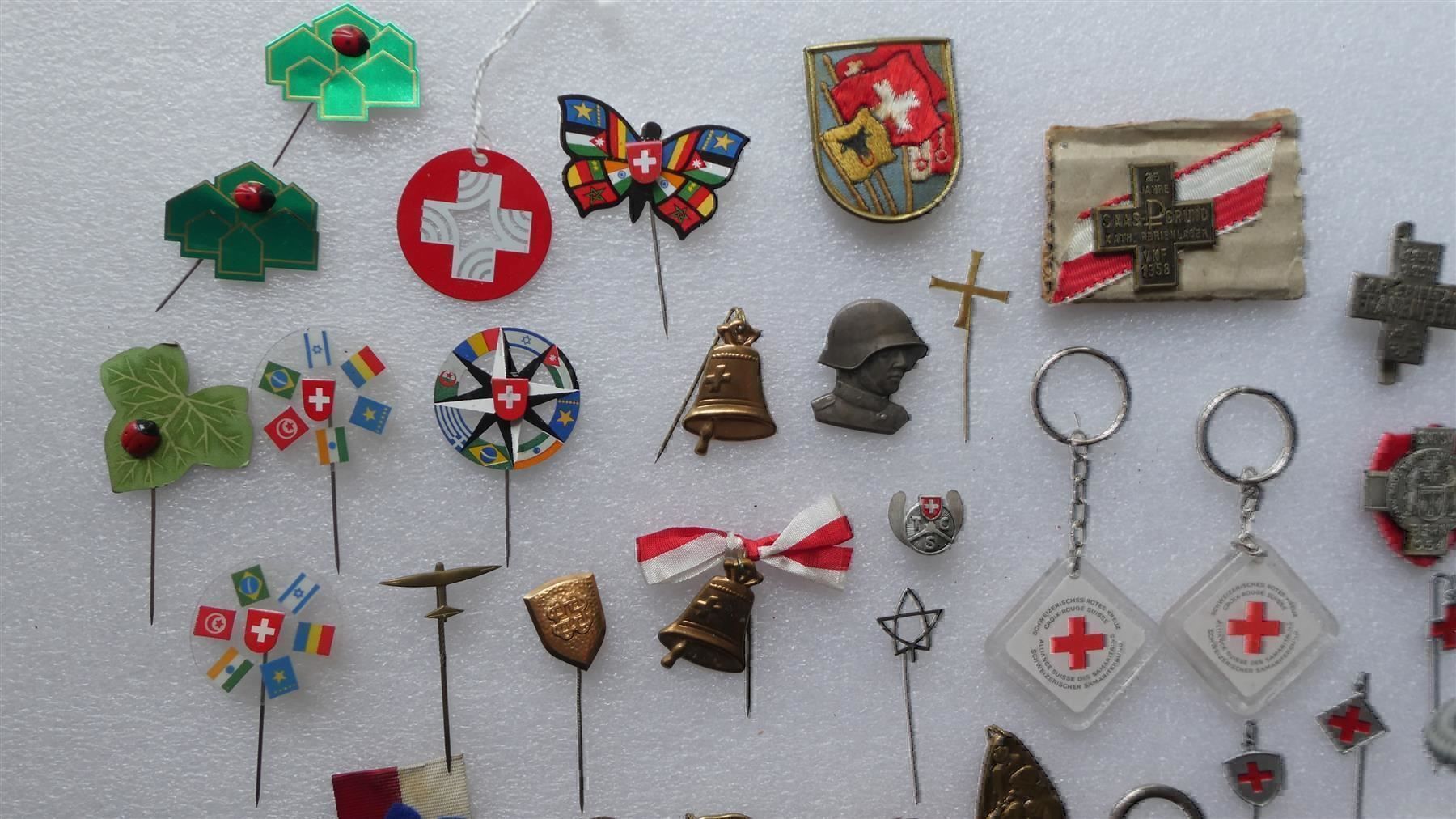 Placchette & Badge: Lot Sammlung Anstecknadeln und Abzeichen August – Nuovo e nell'imballaggio originale da Frauenfeld venduto da Astra13 1