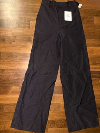 Elegante Hose, Grösse S - nie getragen!