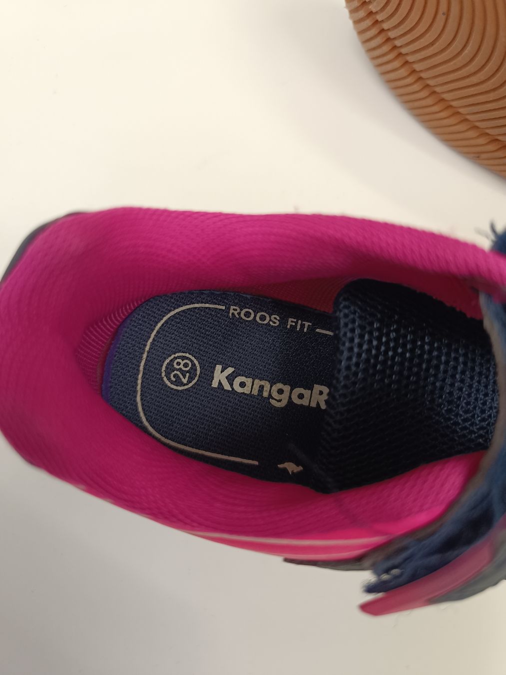 Schuhe für Mädchen: Hallenschuhe Gr. 28 – Gebraucht aus Ehrendingen von Cheronimo2 4