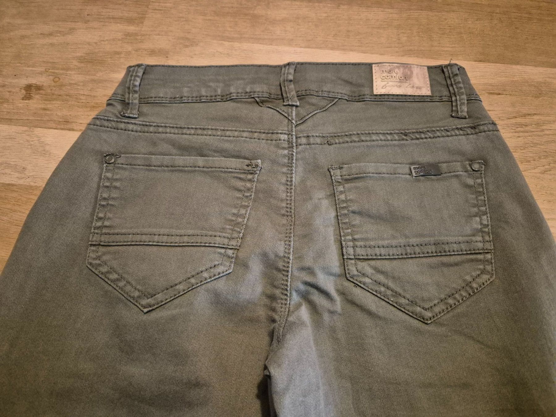 Pantaloni: wie neu: schöne Hose Gr. 32, 98% Baumwolle, 2% Elastane – Nuovo (secondo la descrizione) da Urtenen-Schönbühl venduto da Lari1 2