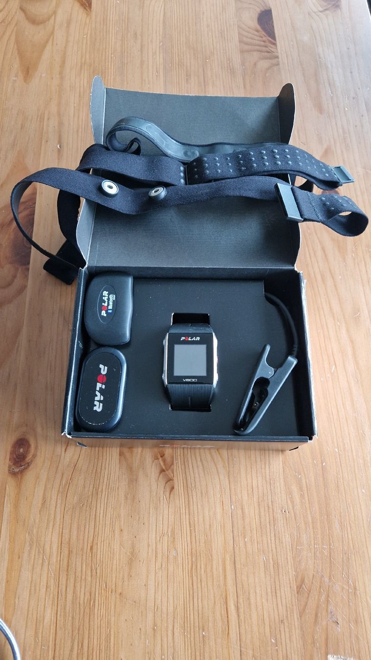 Polar Smartwatch: Polar V800 +Polar H10 Brustgurt – Gebraucht aus Bern von