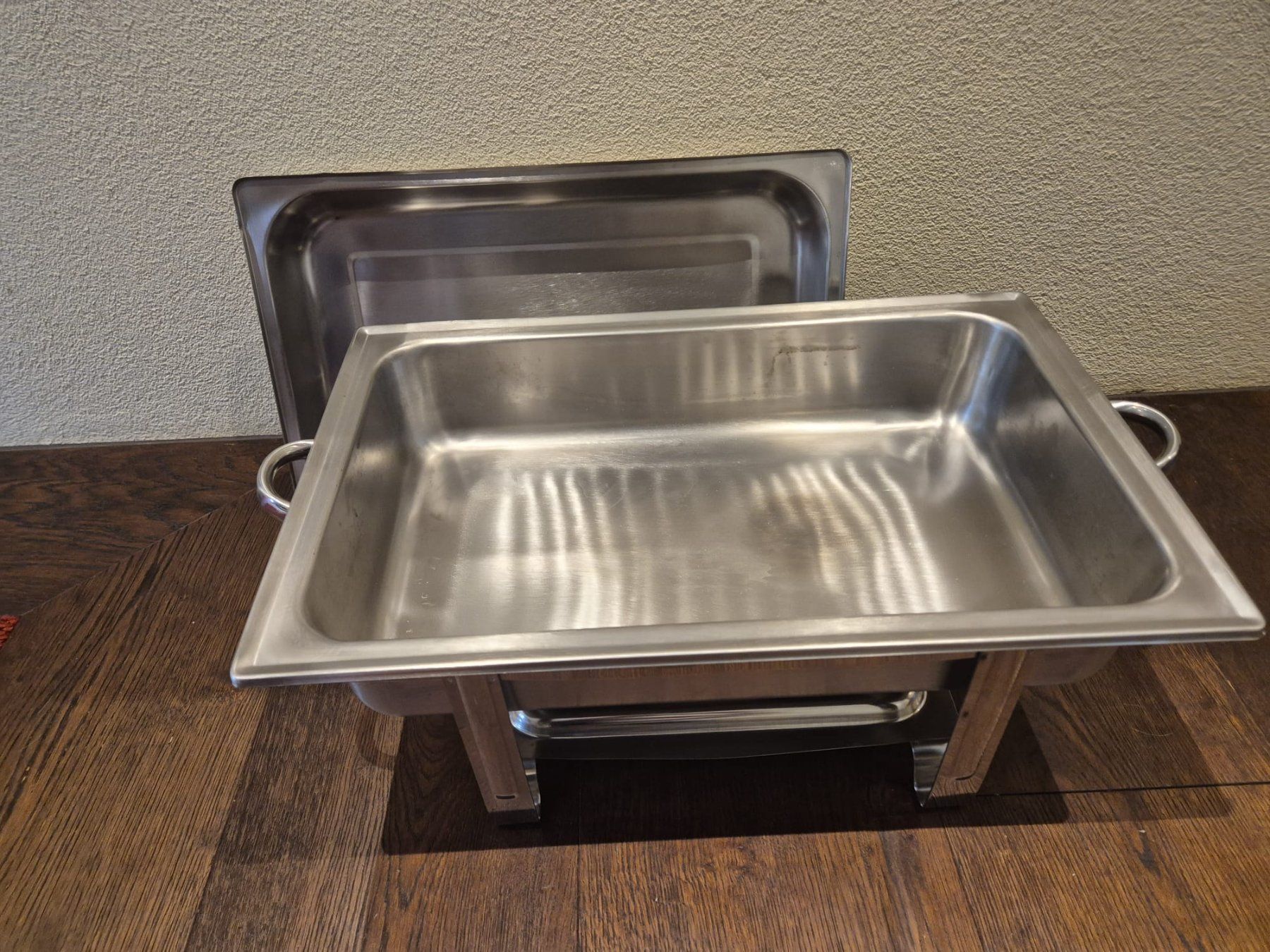 Appareils de cuisine: Chafing Dish Edelstahl mit Deckel und Brennpastehalterung – D'occasion à Neerach par Mshoe 1