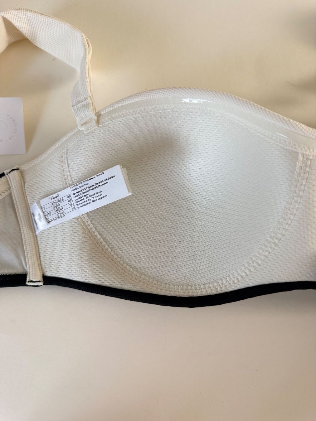Triumph Costumi da bagno & Bikini: TRIUMPH, Bikini-Oberteil SUMMER GLOW, Grösse 42B – Nuovo e nell'imballaggio originale da Rudolfstetten venduto da gst_g7xl 7