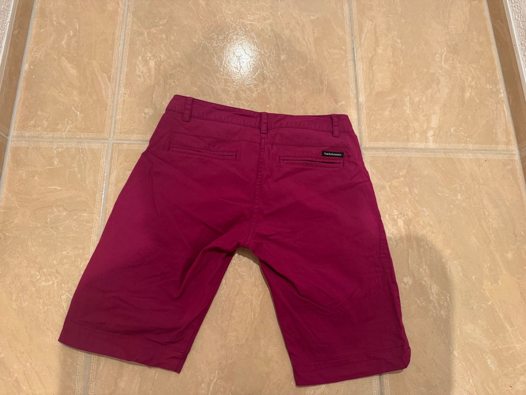 Pantaloni: Peak Performance NWT Shorts, 28 NP 99.95 Fr – Nuovo (secondo la descrizione) da Klingnau venduto da Markus14 2