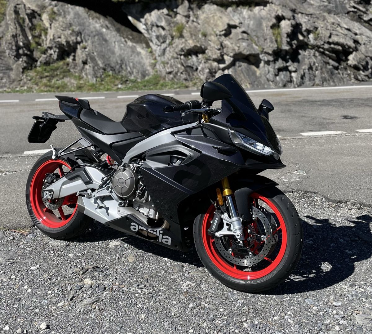 Aprilia Strada: Aprilia RS660 2025 70kW – Usato da Altdorf UR venduto da commodo