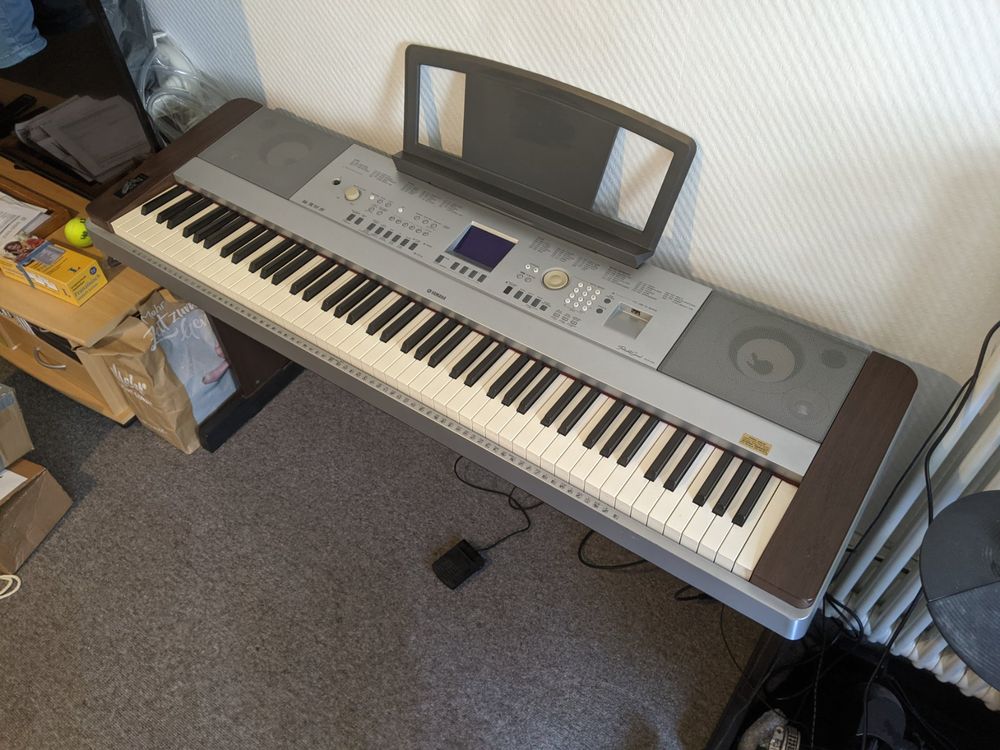 Piano Yamaha Portable Grand DGX640 Kaufen auf Ricardo