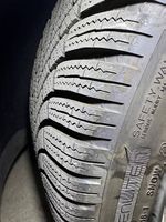 225/45r17 94V Hiver