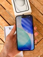 iPhone 15 noir 128 Go en bon état général