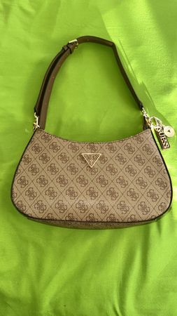 Handtasche Guess braun mit Logo Muster guter Zustand