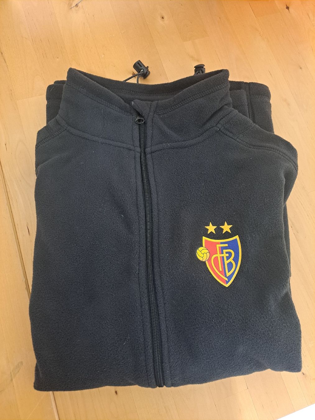 Giacche: Fleece-Jacke mit FCB Logo – Usato da Basel venduto da kru_m5x5
