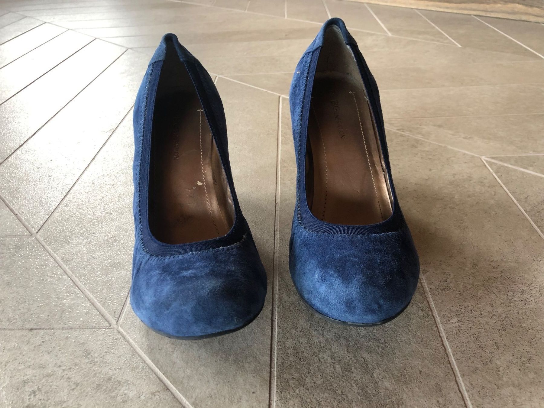 Damenschuhe: High Heels, Blaue echte Leder Pumps, 8 cm Keilabsatz – Gebraucht aus Les Giettes von les_6ddx 2