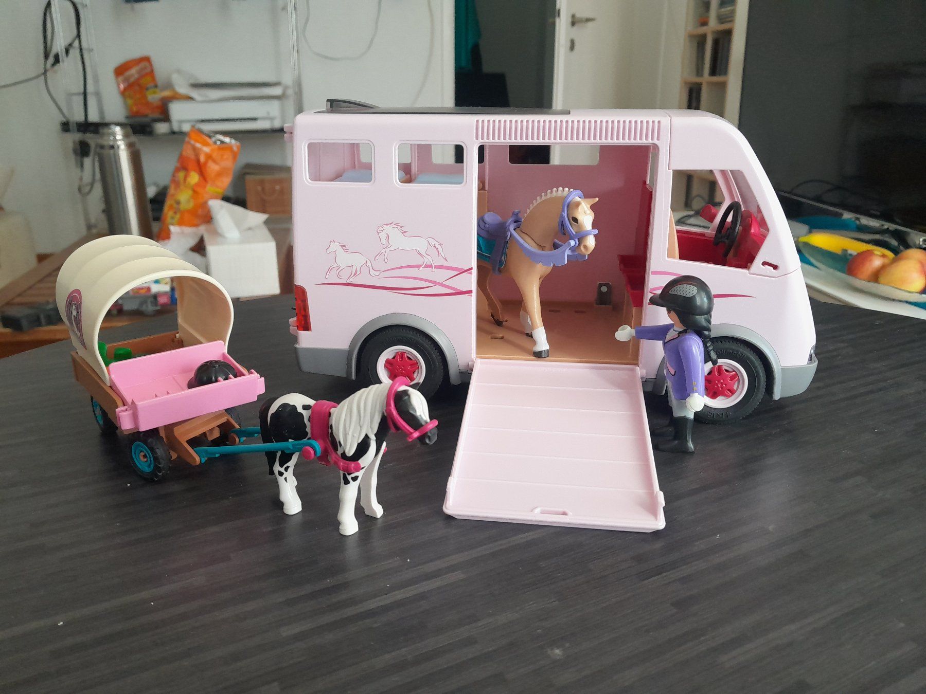 Playmobil Giocattoli: Playmobil pferdetransporter mit Kutsche – Usato da Steffisburg venduto da FutureOne