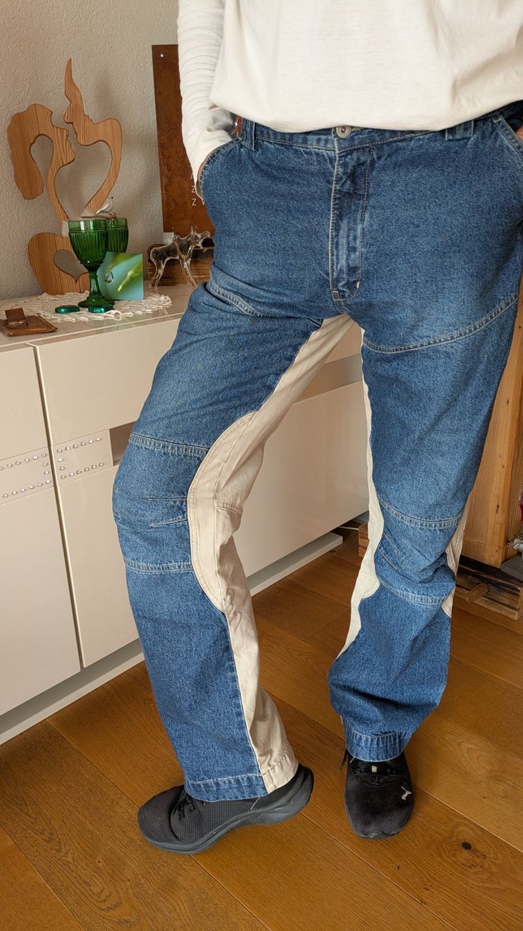 Jeans: Herrenjeans – Usato da Frutigen venduto da Pixele10