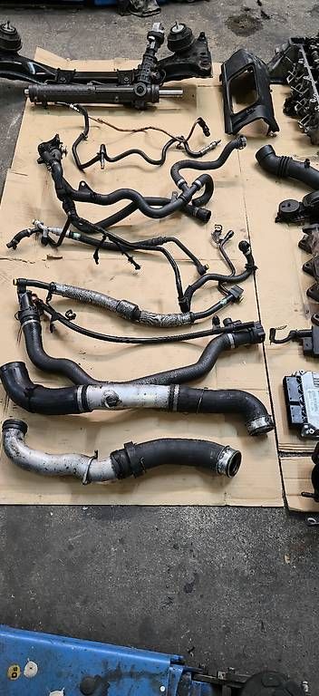 Tutti pezzi di ricambio auto: Bmw e46 320d Motor Teile  – Usato da Niedergösgen venduto da Zecinha 2