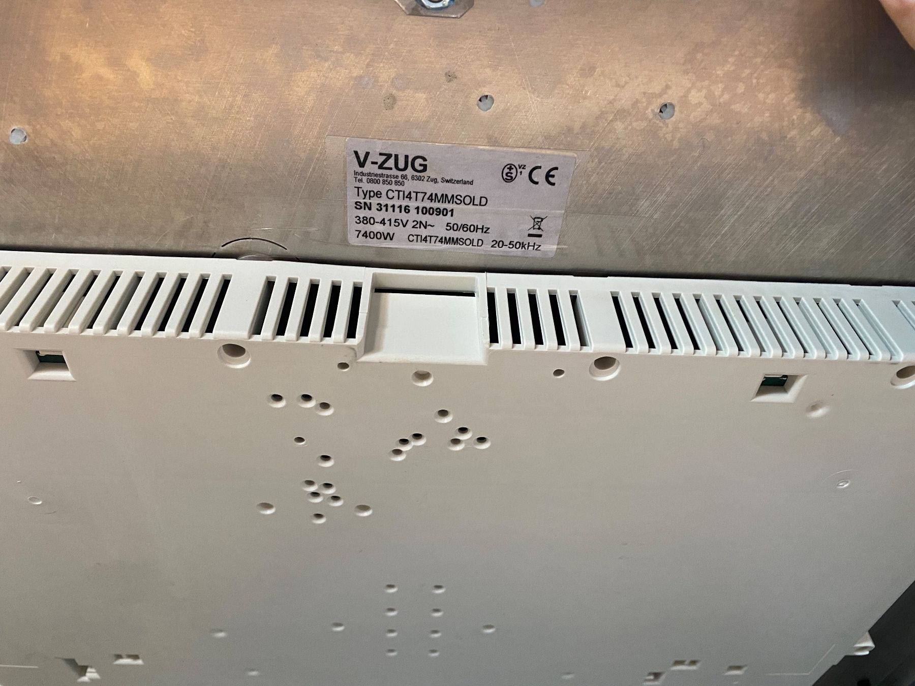 V-Zug Cucine: Plan de cuisson induction VZug 70cm – Usato da Estavayer-le-Lac venduto da sch_r7cf 3