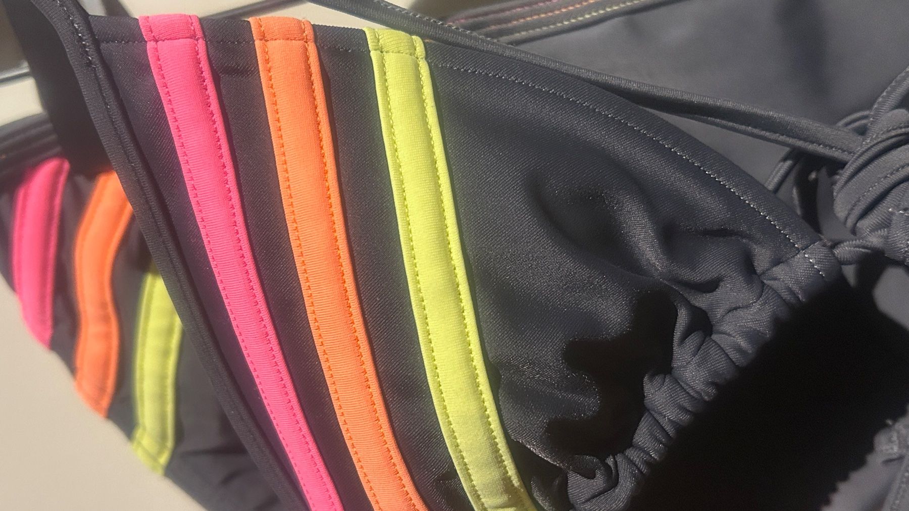 Adidas Badekleider & Bikinis: NEU Triangel Bikini Adidas, gr.34 – Neu (gemäss Beschreibung) aus Münchenstein von einElement 7