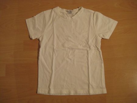 eierschalenweisses T-Shirt Gr. 128