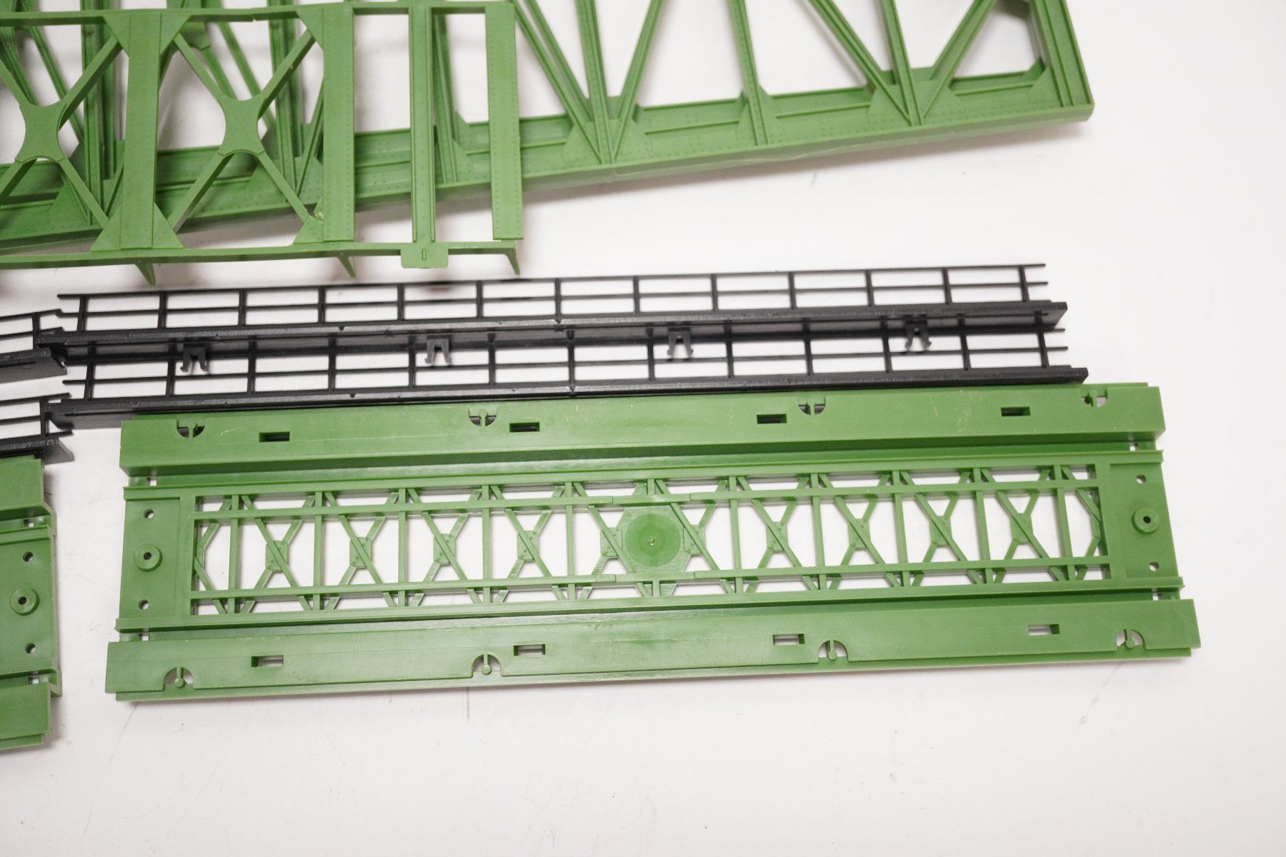 Roco Modellini di ferrovie: 2∑ Roco 40081 Bogenbrückenbausatz – Usato da Uetendorf venduto da tigermuegi 4