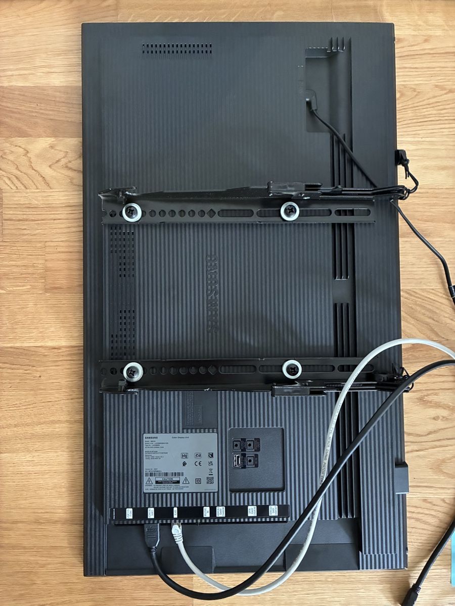 Samsung Monitor: Samsung QM32R – Usato da Zürich venduto da Windiger-Sonntag 1