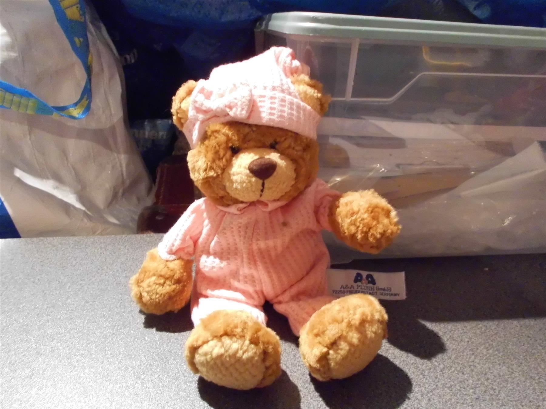 Giocattoli: Teddy Bär mit rosa Pyjama und Schlafmütz – Usato da Zürich venduto da Motzkuh