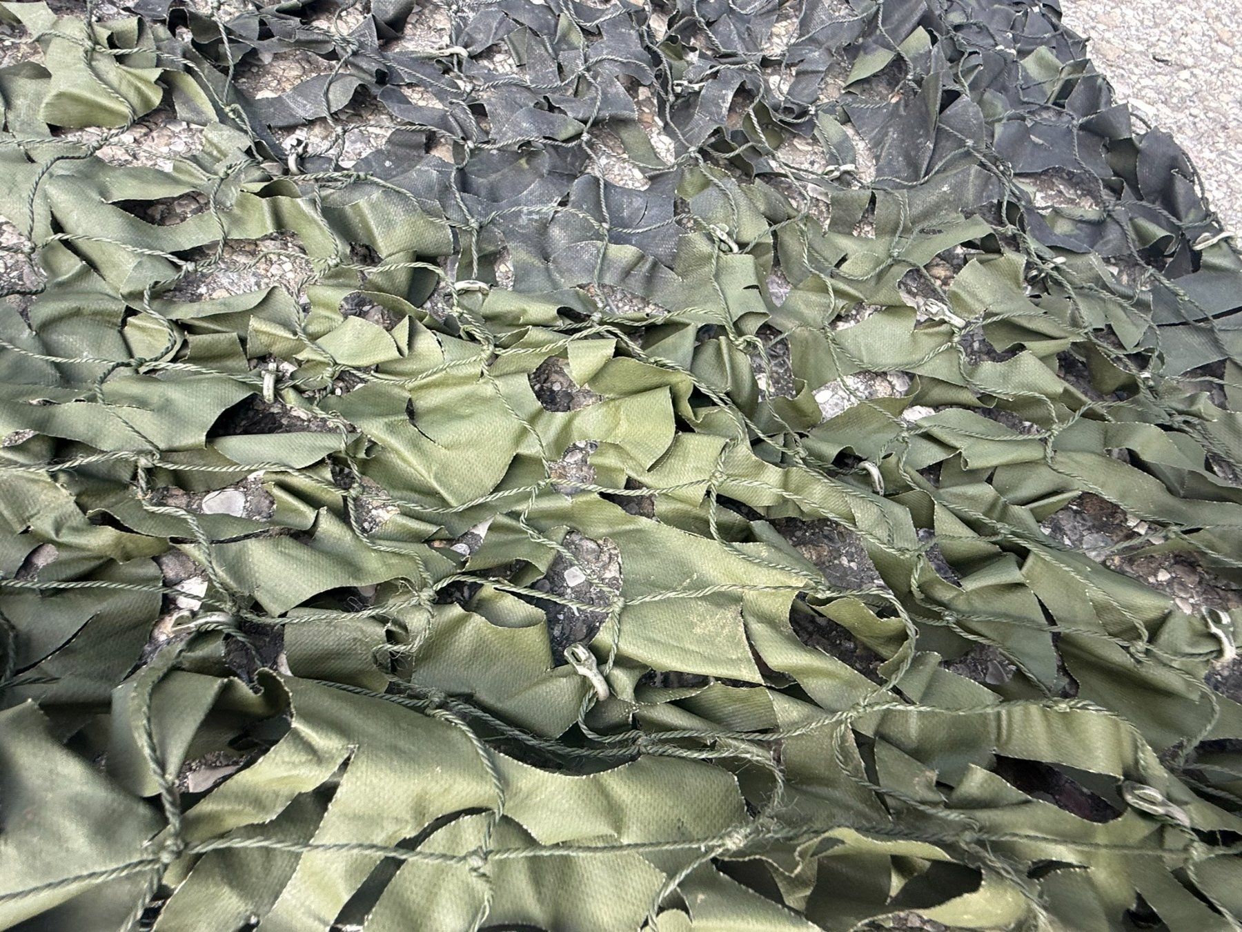 Altro per Esercito: Original Schweizer Armee Tarnnetz 4x4.5 Meter – Usato da Tentlingen venduto da Rmirage 2
