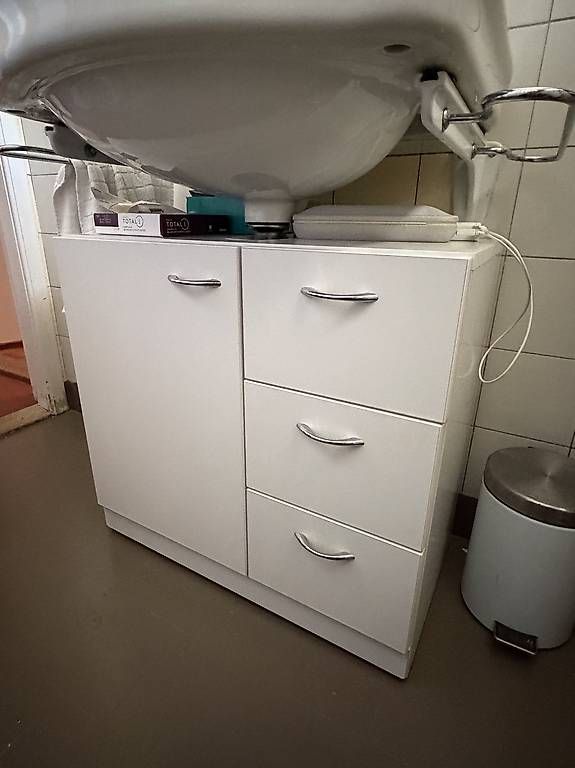 Mobili per bagno: Meuble sous-lavabo blanc avec tiroirs – Usato da Pully venduto da sdvevrina