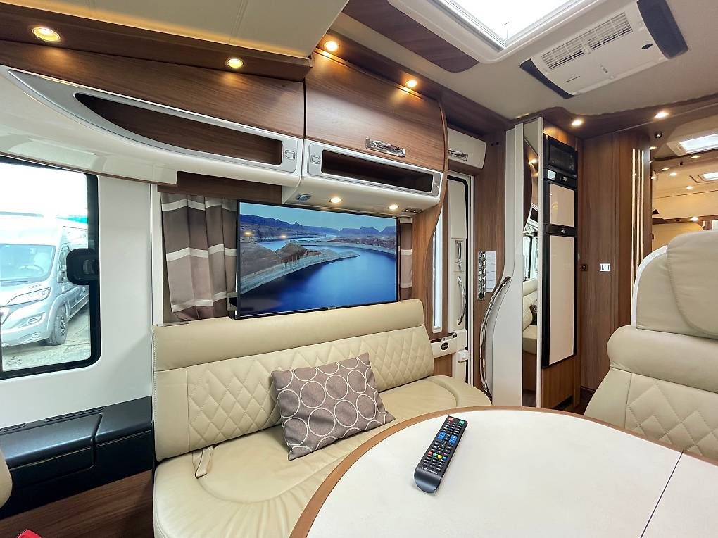 Véhicules de camping: Carthago Chic E-Line 61 XL LE – D'occasion à Langenthal par Reisemobil01 4