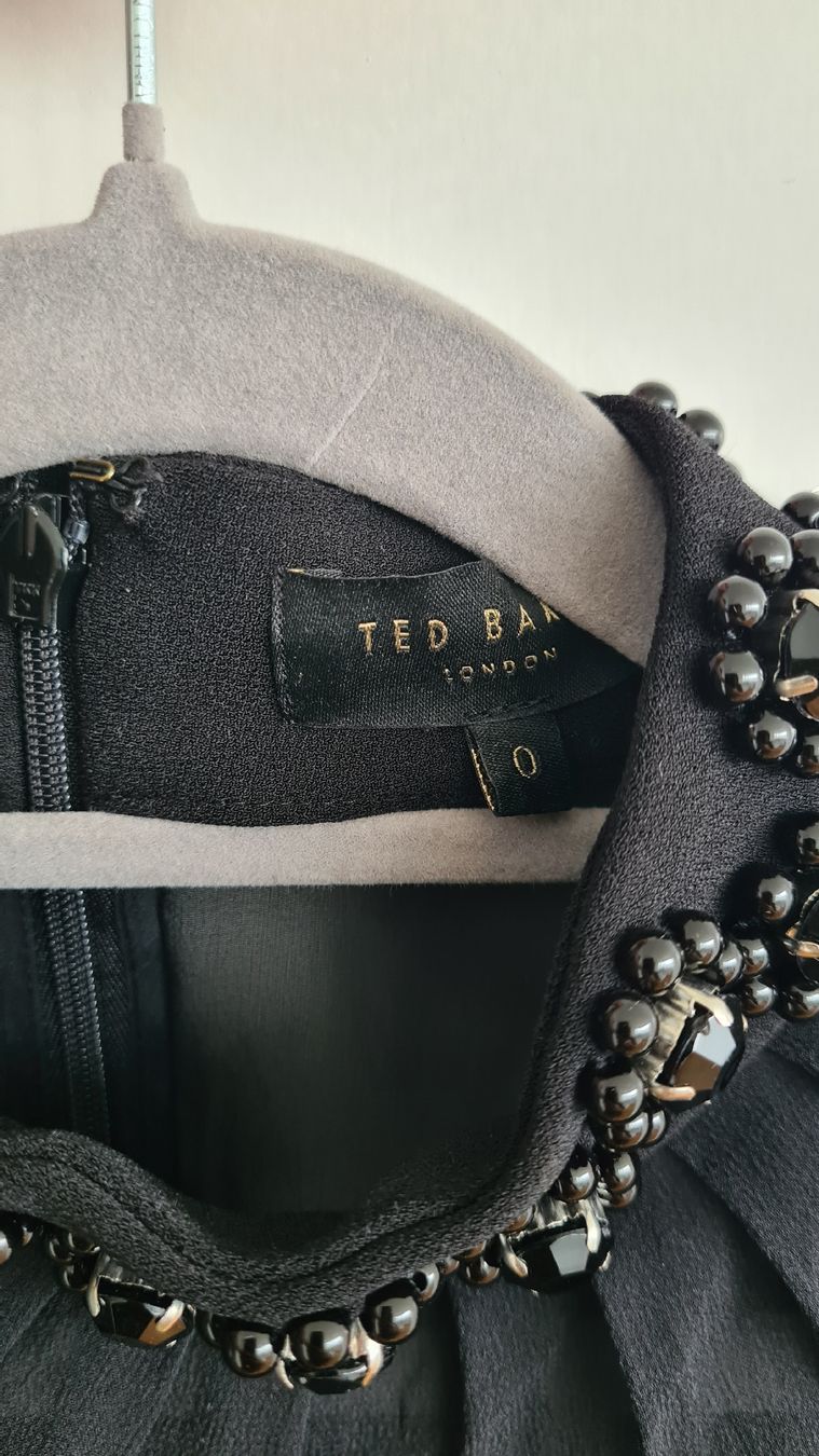 Ted Baker Vestiti: Kleid Ted Baker – Usato da Binz venduto da sar_bml8 2