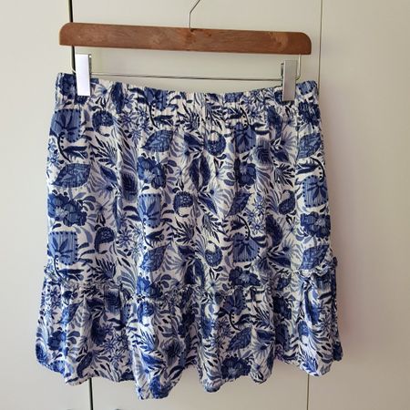 Sommer Rock, Floral, blau - weis Gr. XL, neu & luftig!
