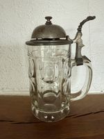 Chope à bière avec couvercle en étain et sonnette