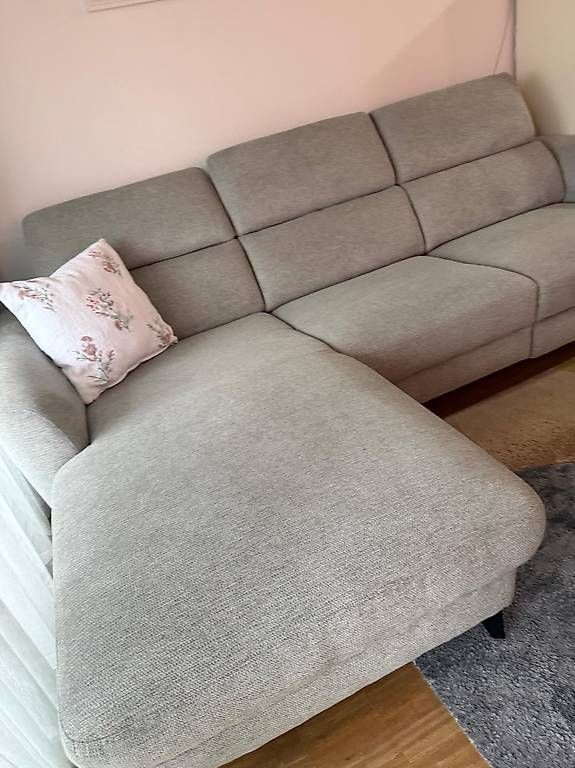 Sofas: Ecksofa fast neu.. – Gebraucht aus Basel von Almee80 3