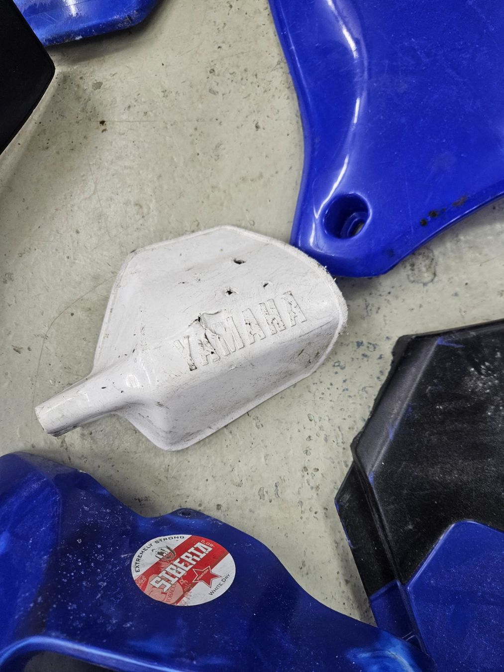 Yamaha Toutes les pièces détachées moto: Yamaha DT 125 Plastics Verkleidung – D'occasion à Mellingen par jea_hkf9 4
