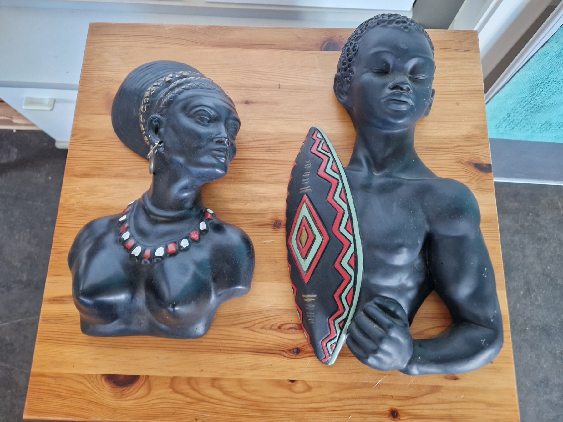 Statuette: 2 afrikanische Gipsfiguren – Usato da Wädenswil venduto da tome70