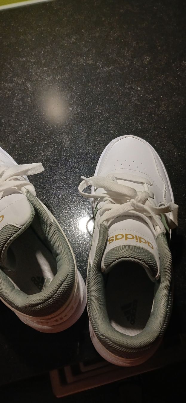 Adidas Schuhe für Mädchen: adidas schuhe 37.5 leder – Gebraucht aus Pfeffikon LU von cleoopatraa 4