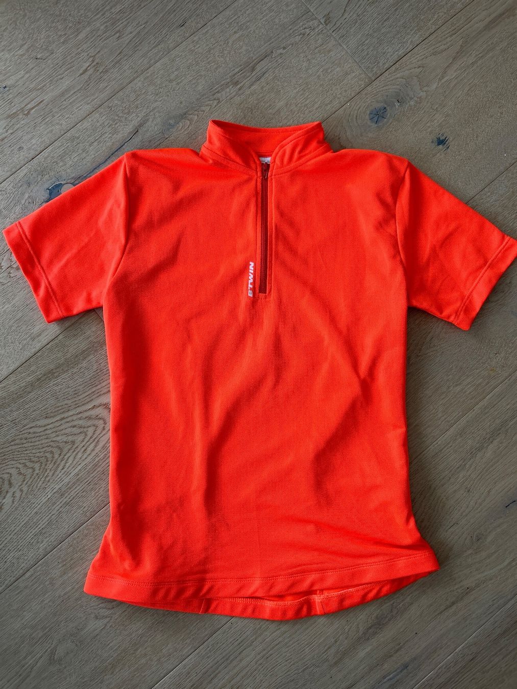 Leibchen & Hosen: Maillot vélo 12 ans état neuf – Gebraucht aus Yens von Chriis