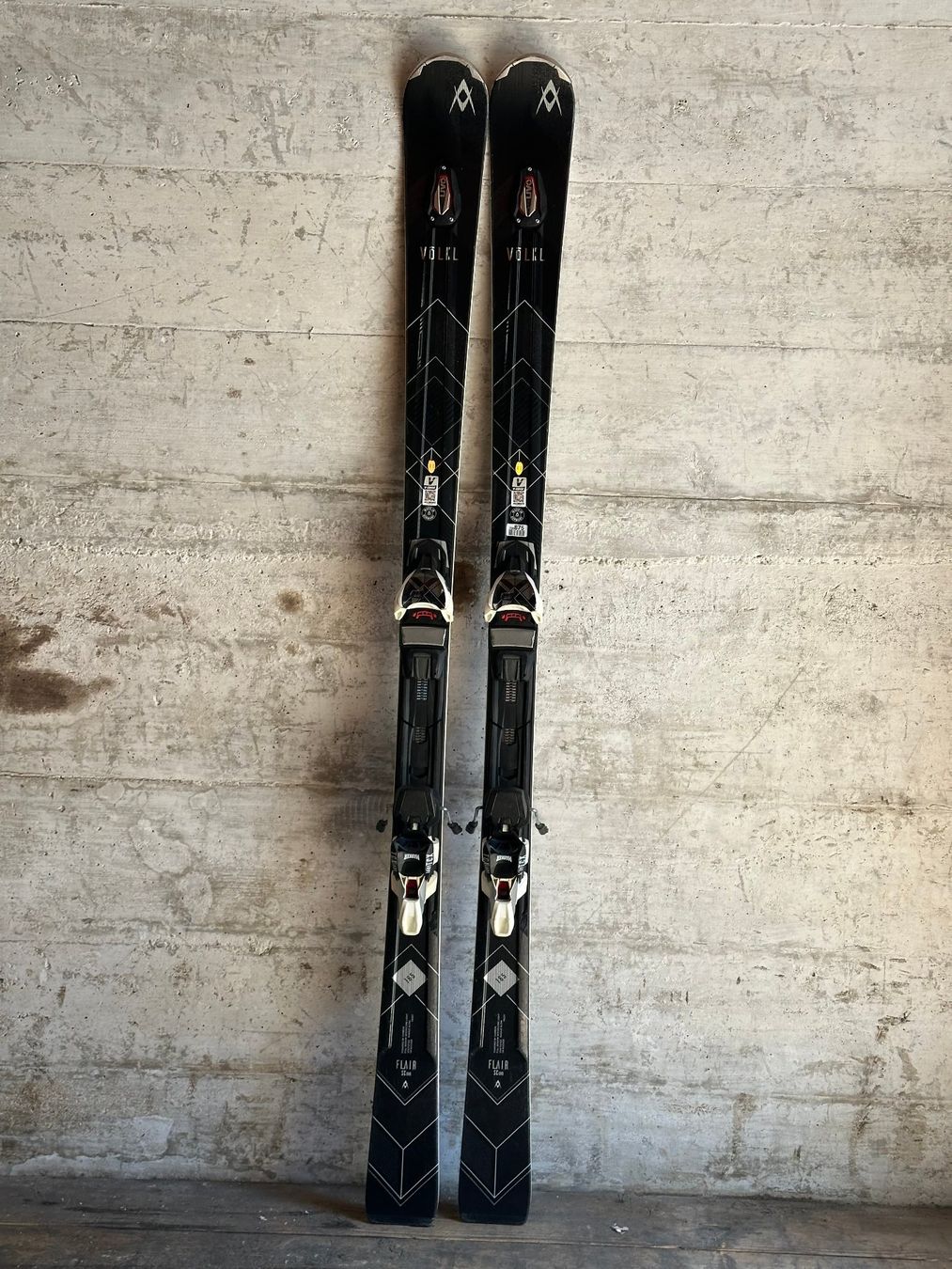 Völkl Skis: Völkl Flair SC Ski 165CM – Gebraucht aus Emmenbrücke von karkarkar 1