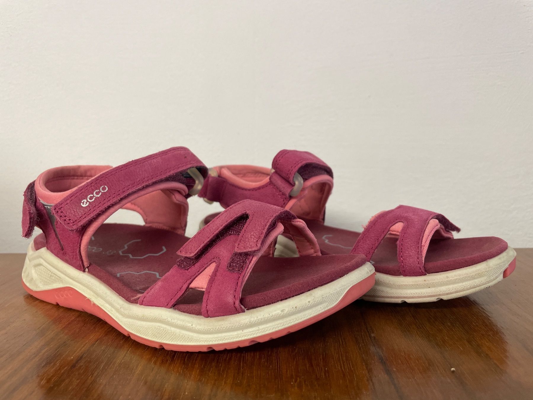 Ecco Scarpe per ragazze: Rosafarbene ECCO Kinder Sandalen Gr. 33 – Usato da Frasnacht venduto da GracyStore