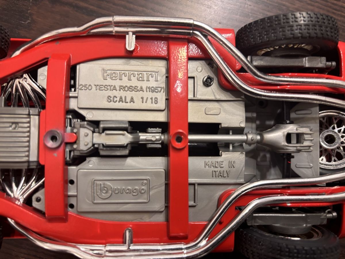 Bburago Modellini d'auto: Rotes Ferrari-Modellauto, Testa Rossa 1957, 1:18 – Nuovo (secondo la descrizione) da Unterentfelden venduto da Nadineb23 7