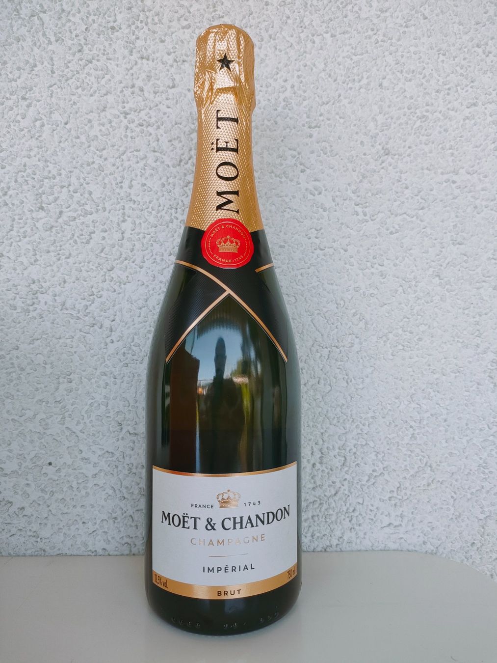 Moet Vins: Wunderschönes Set Moët Champagner mit Gläser – Neuf avec emballage d'origine à Dietikon par MJ_Sporting 4