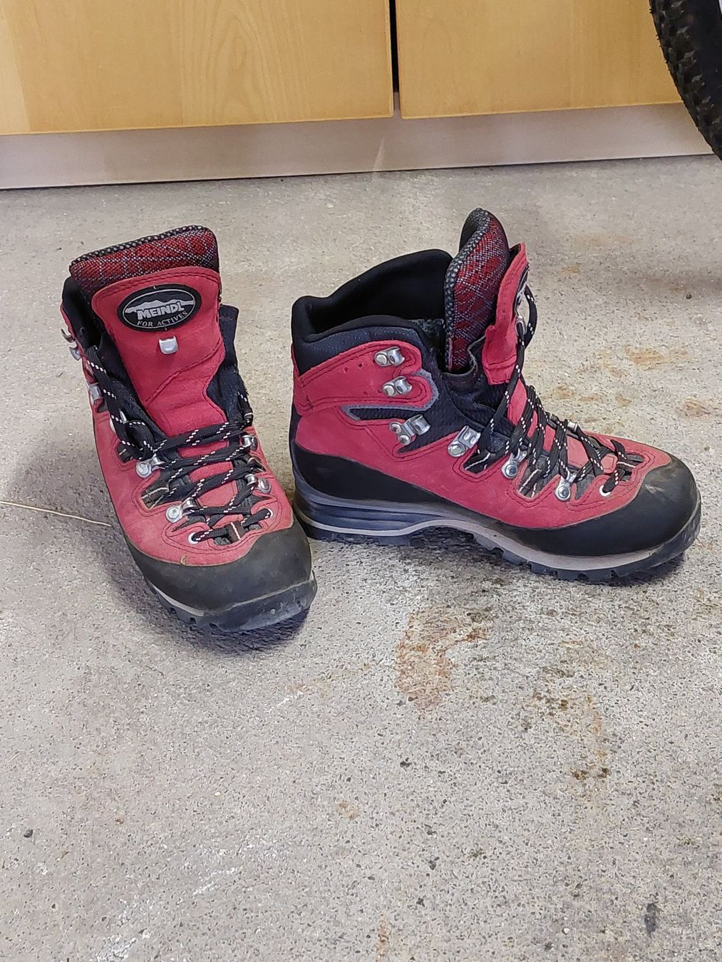 Meindl Herrenschuhe: Wanderschuhe – Gebraucht aus Luzern von costaricarda 1