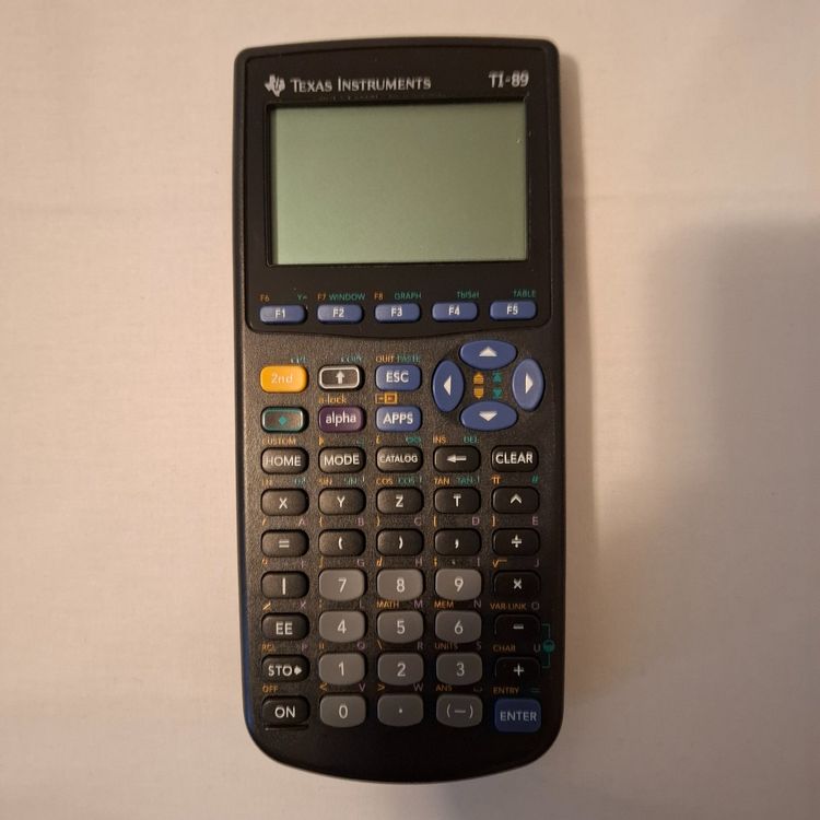 Calculatrice Scientifique Texas Instruments TI-82 (1999) - Très Bon état - Occasion
