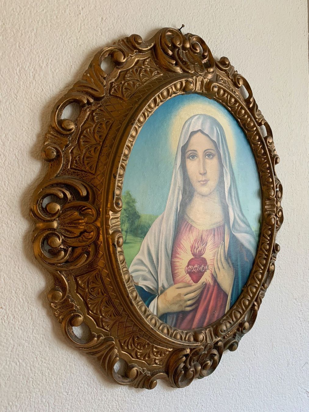 Poster & Bilder: Kitschiges Madonnen Bild mit Reliefrahmen – Gebraucht aus Zürich von Les_Zurichois 1